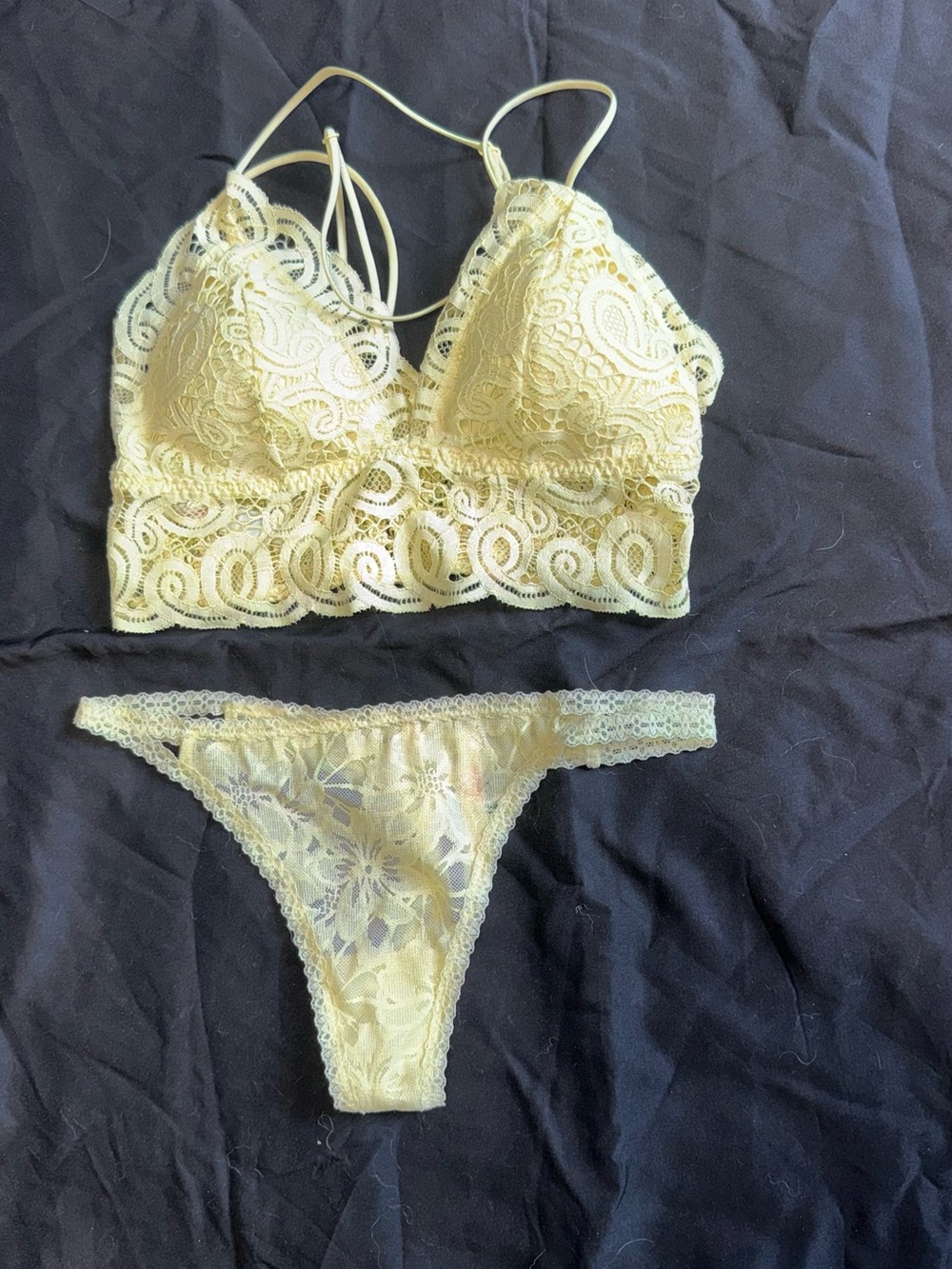 Victoria's Secret Pale Yellow Lace Bralette & Thong Set